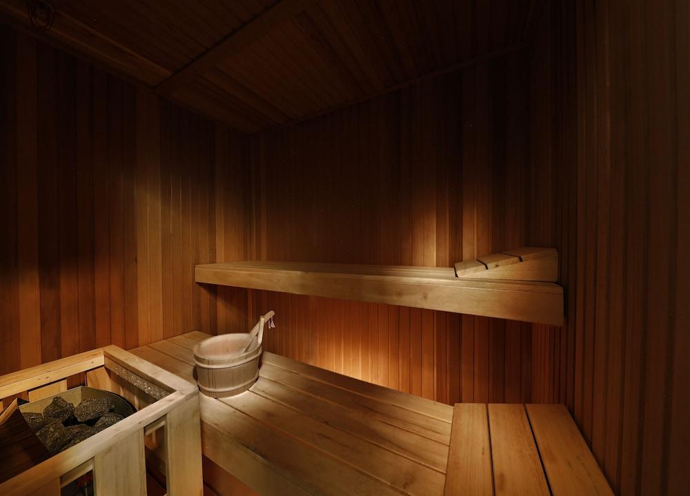 Hilton Tanger City Center Exteriör bild A Finnish sauna