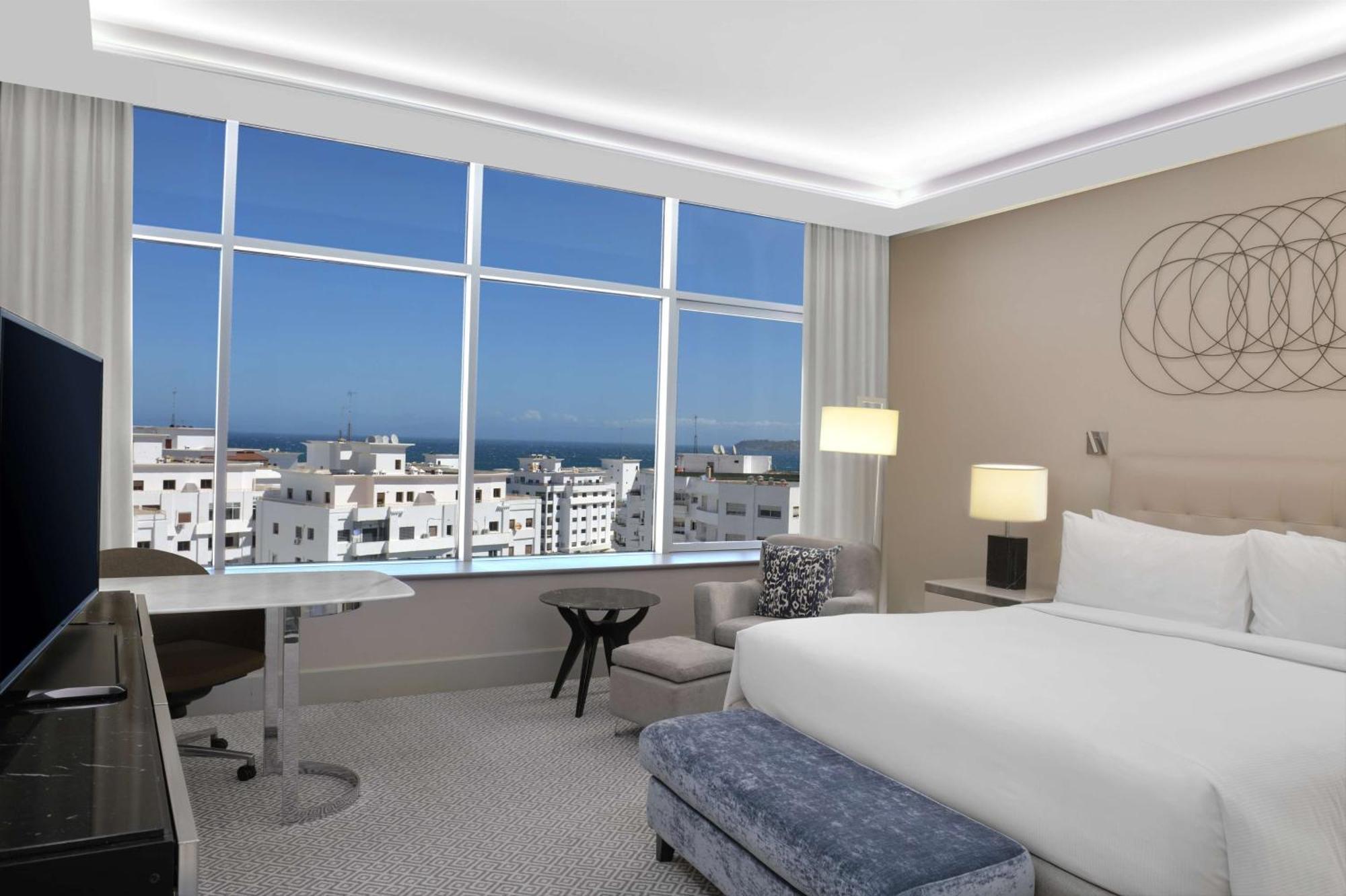 Hilton Tanger City Center Exteriör bild Deluxe room