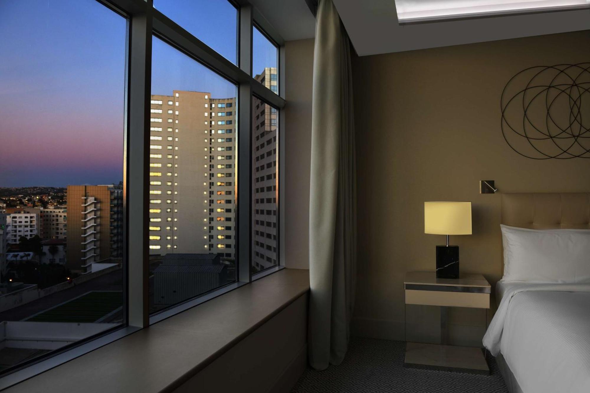 Hilton Tanger City Center Exteriör bild A guest room at the hotel