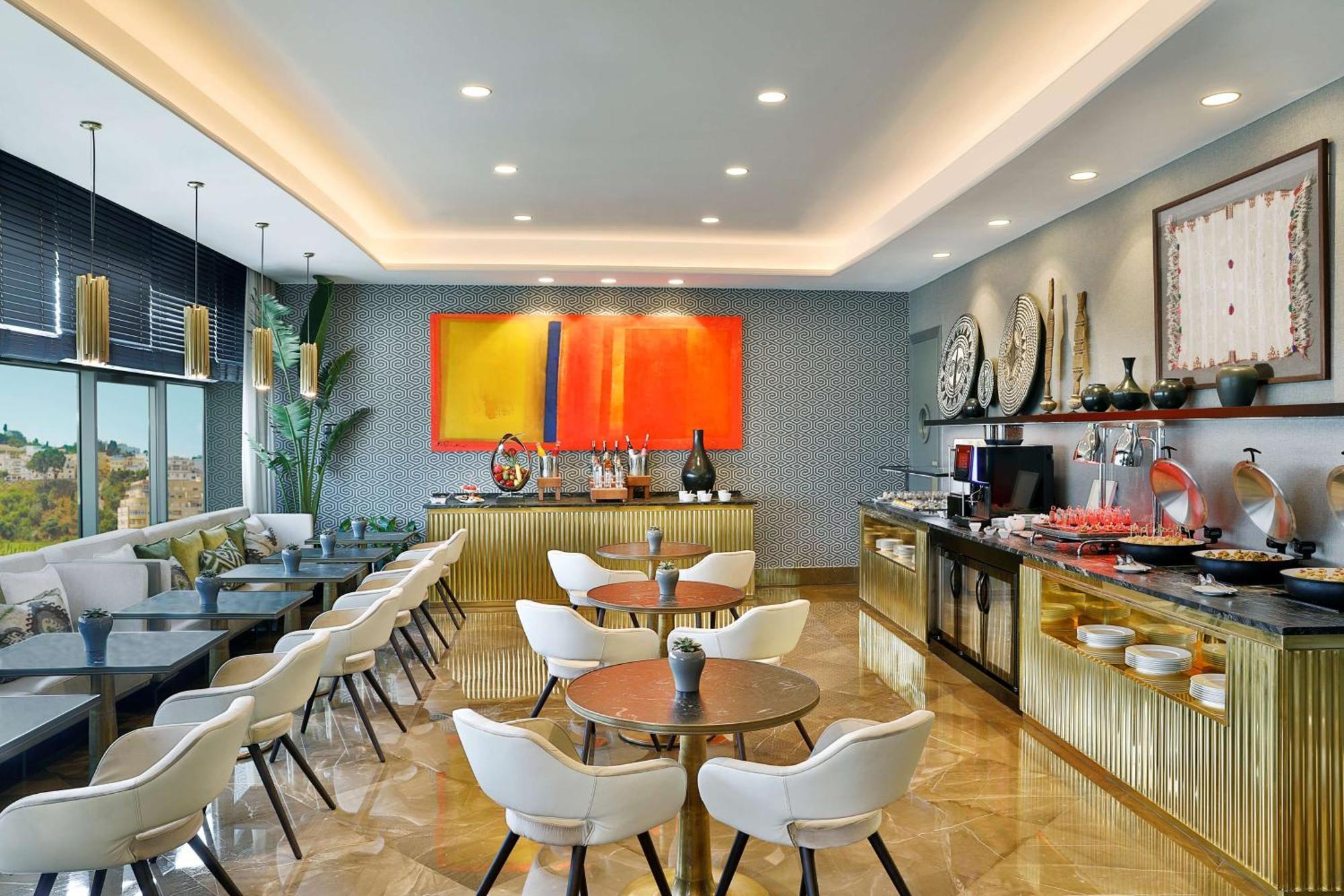 Hilton Tanger City Center Exteriör bild The Club lounge at London Heathrow Airport