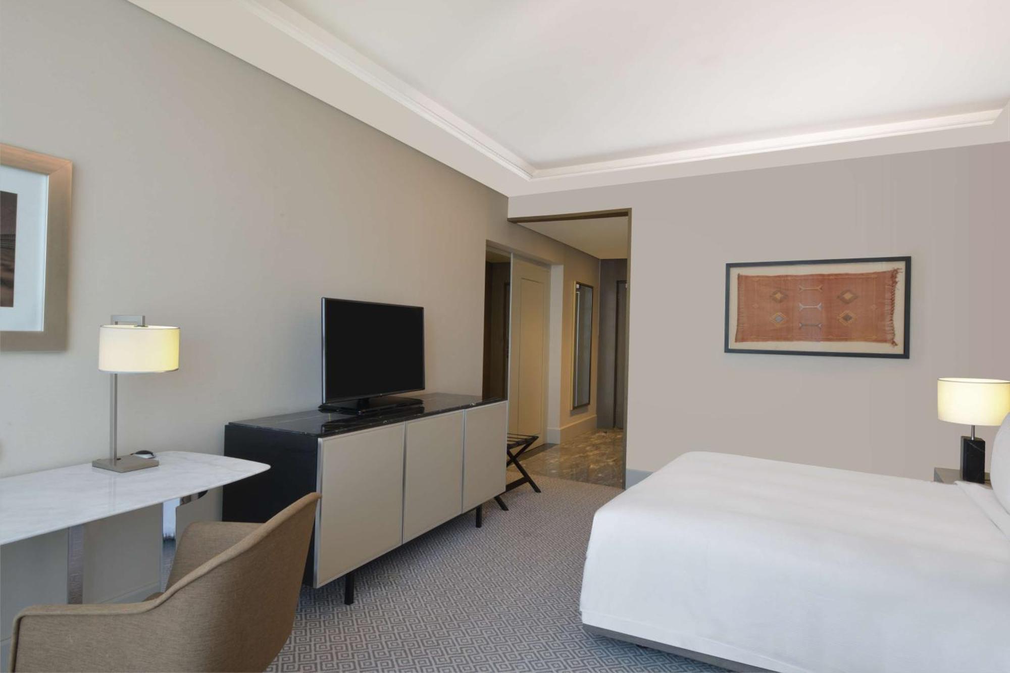 Hilton Tanger City Center Exteriör bild A guest room at the hotel